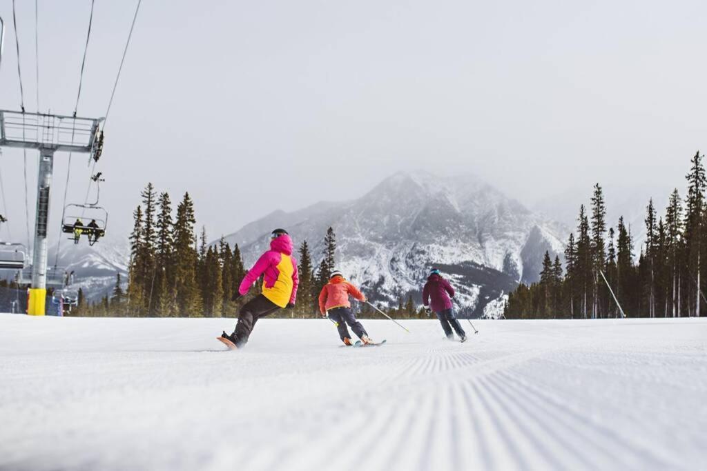 캔모어 Banff Gate Vacation Townhouse 빌라 외부 사진